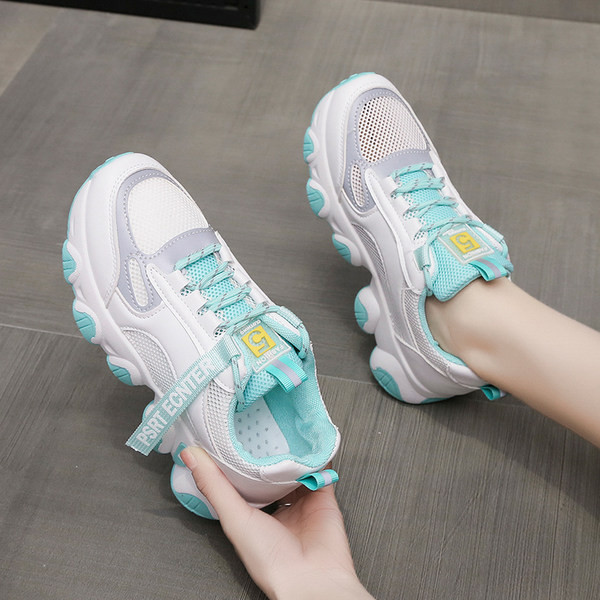 Γυναικεία χρωματιστά αθλητικά παπούτσια με πλέγμα και κορδόνια