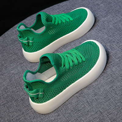 Νέο μοντέλο αθλητικά παπούτσια με επίπεδη σόλα το καλοκαίρι