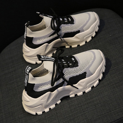 Γυναικεία υφασμάτινα αθλητικά παπούτσια - δύο μοντέλα