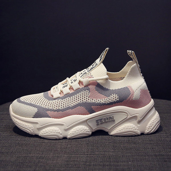 Γυναικεία υφασμάτινα αθλητικά παπούτσια - δύο μοντέλα