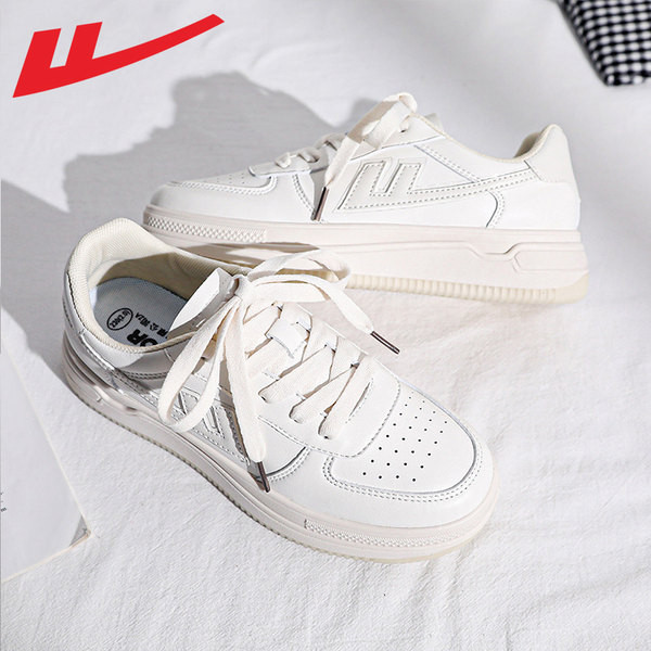 Γυναικεία casual αθλητικά παπούτσια από οικολογικό δέρμα με κορδόνια και επίπεδη σόλα