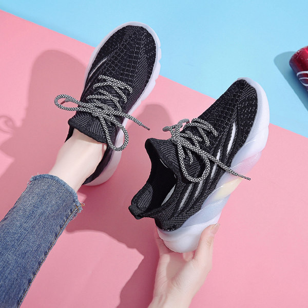 Elpojošas ikdienas kedas ar šņorēm