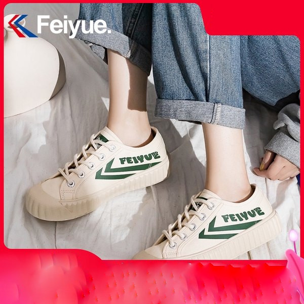 Jauns sieviešu kedu modelis ar aplikācijām un šņorēm