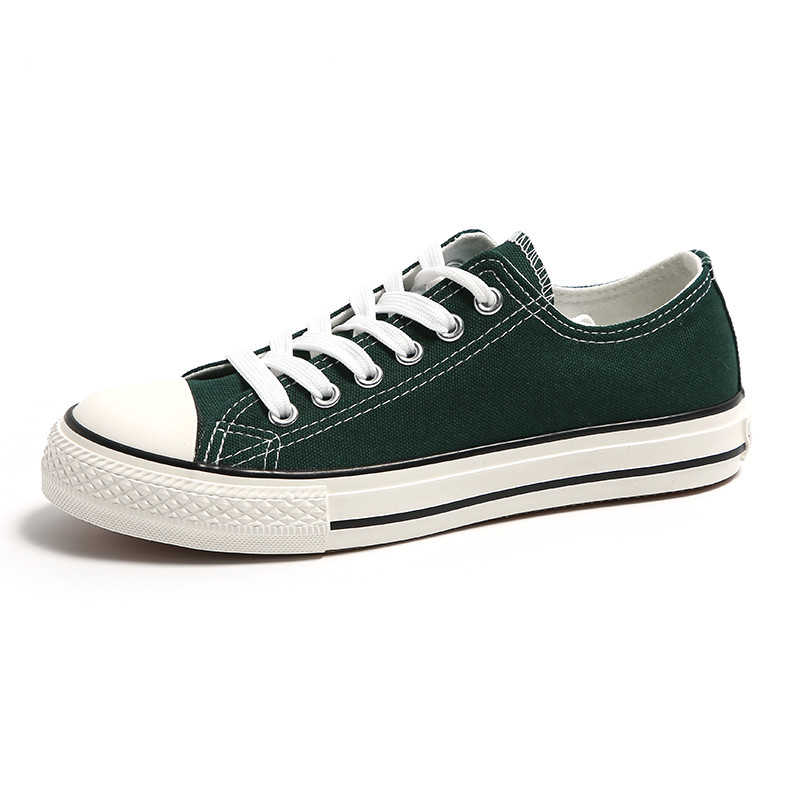 Naiste tekstiilist tossud lameda tallaga - mitu mudelit