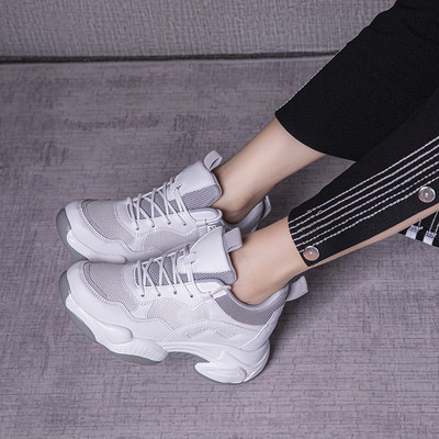 Jauns sieviešu kedu modelis ar raupju zoli un šņorēm - vairāki modeļi