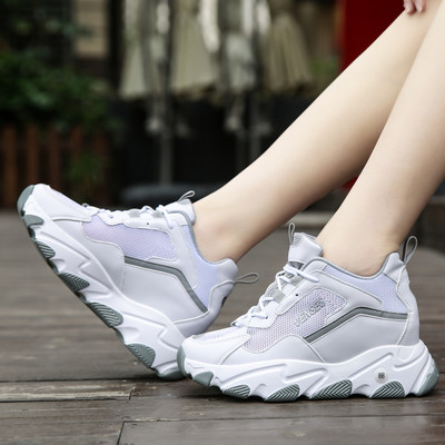 Jauns sieviešu kedu modelis ar raupju zoli un šņorēm - vairāki modeļi