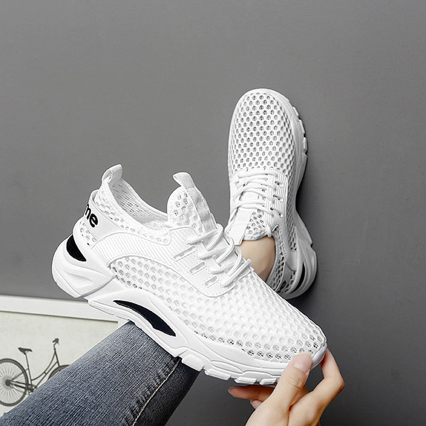 Γυναικεία αθλητικά παπούτσια με τραχιά σόλα σε τρία χρώματα