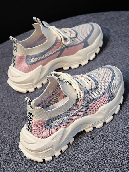 Novi model mrežastih patika tipa sokna