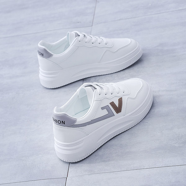 Αναπνεύσιμα γυναικεία αθλητικά παπούτσια με επίπεδη σόλα