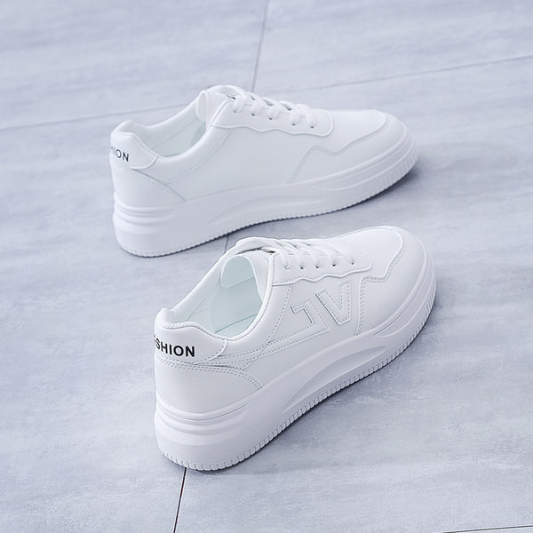 Αναπνεύσιμα γυναικεία αθλητικά παπούτσια με επίπεδη σόλα