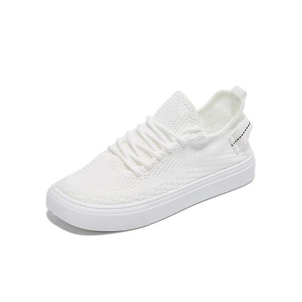 Naiste võrgust tossud paelte ja lameda tallaga