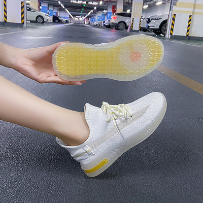 Moderne ženske tenisice od prozračne tkanine s vezicama