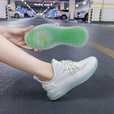 Moderne ženske tenisice od prozračne tkanine s vezicama