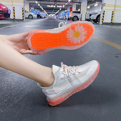 Moderne ženske tenisice od prozračne tkanine s vezicama