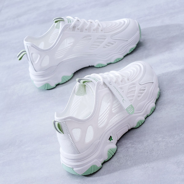 Vasaras elpojošas sieviešu kedas baltā krāsā