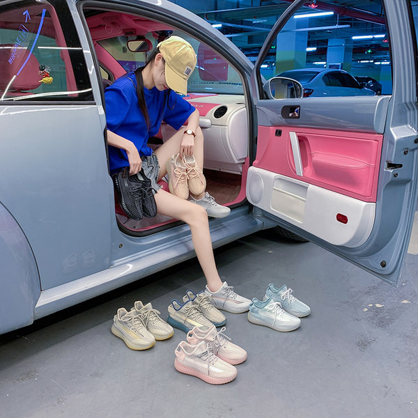 Ikdienas kedas no tekstila ar mežģīnēm vairākās krāsās