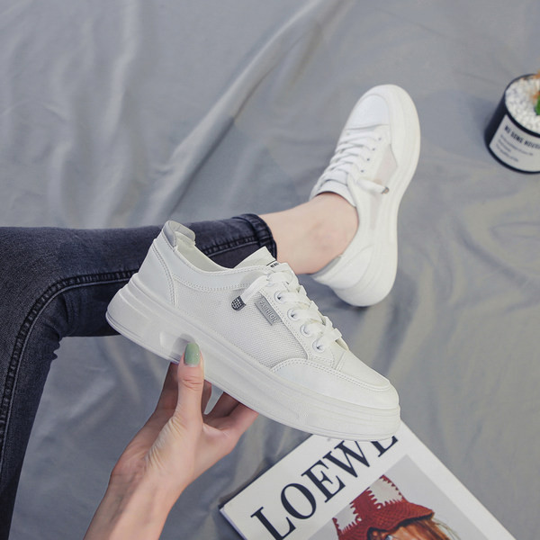 Ležerne ženske tenisice s mrežicama i ravnim potplatom u bijeloj boji