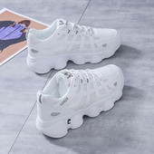 Elpojošas sieviešu kedas ar plakanām zolēm