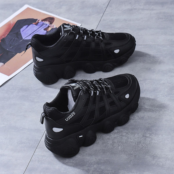 Elpojošas sieviešu kedas ar plakanām zolēm