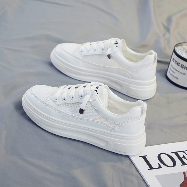 Ikdienas sieviešu kedas ar plakanu zoli baltā krāsā