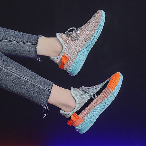 Sieviešu tekstila kedas ar mežģīnēm trīs krāsās