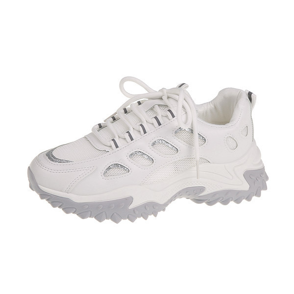 Ikdienas kedas ar raupju zoli un mežģīnēm sieviešu elpošanai