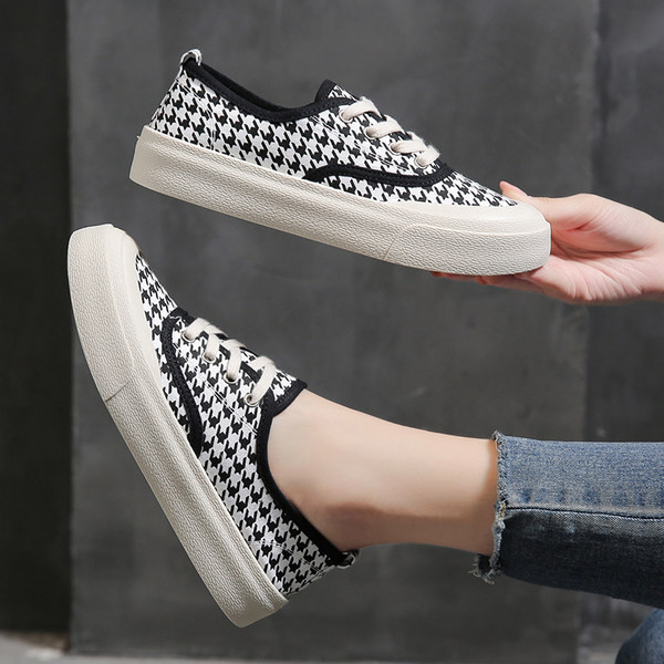 Γυναικεία casual αθληικά παπούτσια στρογγυλεμένο μοντέλο με κορδόνια