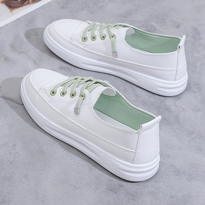 Sieviešu kedas ar plakanām zolēm un šņorēm - tīrs modelis