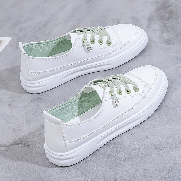 Sieviešu kedas ar plakanām zolēm un šņorēm - tīrs modelis