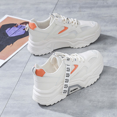 Elpojošas sieviešu kedas ar atstarojošām sloksnēm