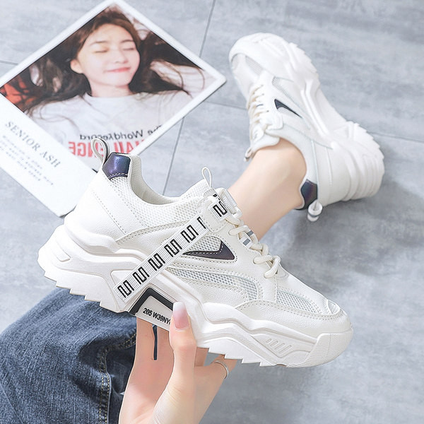 Elpojošas sieviešu kedas ar atstarojošām sloksnēm