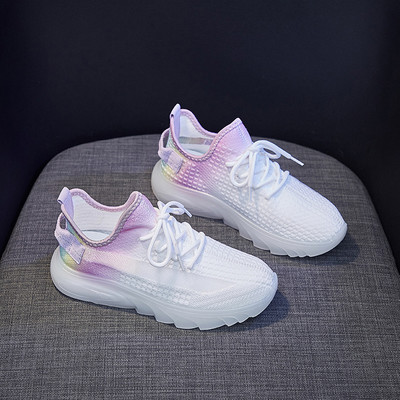 Tīkla sieviešu kedas zaigojošās krāsās ar ērtu zoli