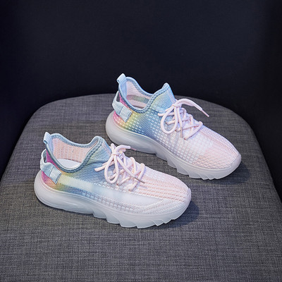 Tīkla sieviešu kedas zaigojošās krāsās ar ērtu zoli