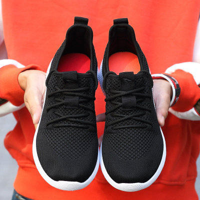 Kahes värvitoonis vabaaja naiste hingavad tossud paeltega