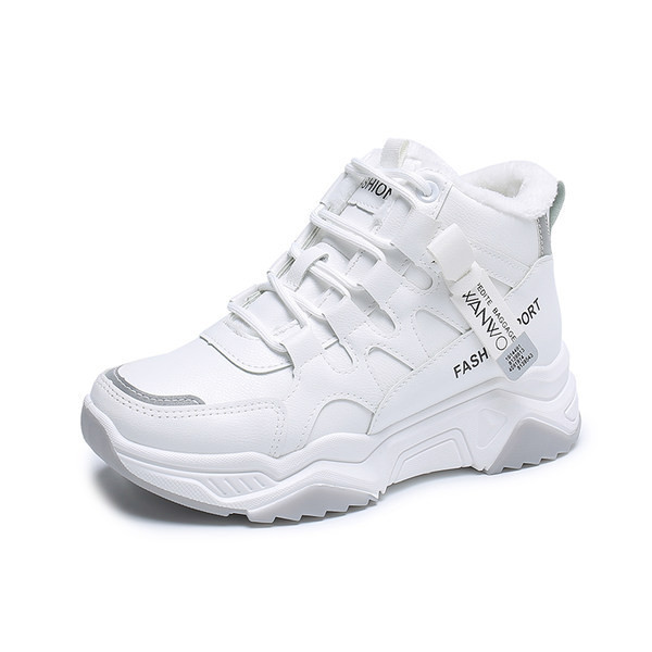 Naiste ökonahast kõrged kirjaga tossud