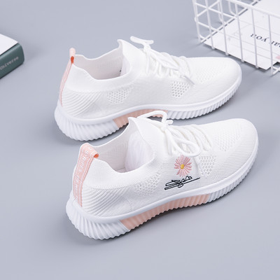 Sieviešu audekla kedas ar izšuvumu un plakanu zoli