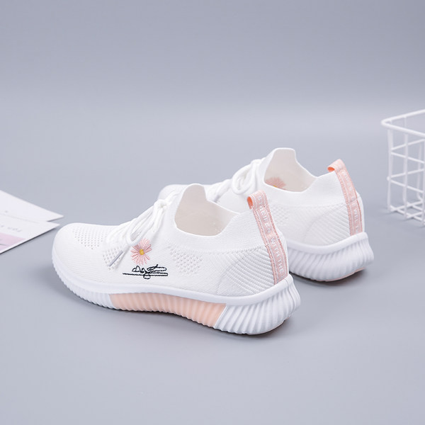 Sieviešu audekla kedas ar izšuvumu un plakanu zoli