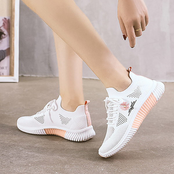 Sieviešu audekla kedas ar izšuvumu un plakanu zoli