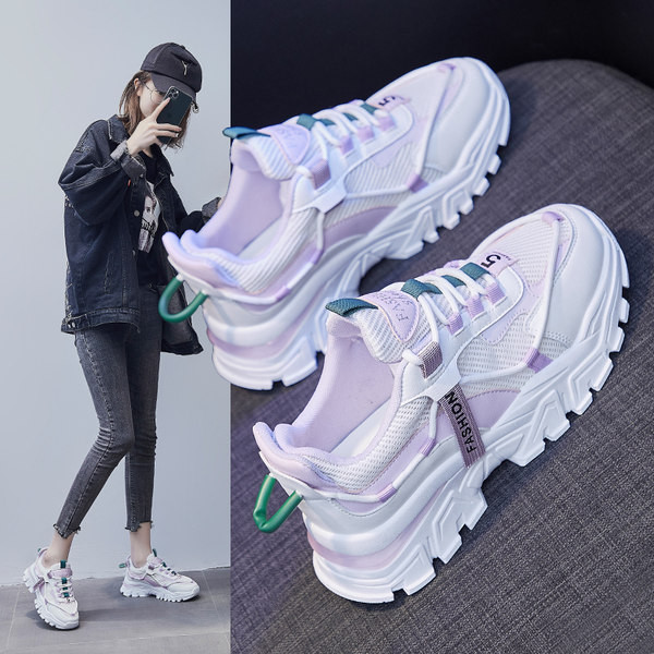 Kareda tallaga naiste vabaaja tossud mitmes värvitoonis