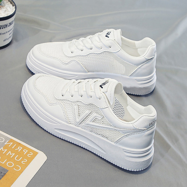 Ανδρικά αθλητικά παπούτσια με αναπνεύσιμα με περιστασιακή σόλα σε λευκό χρώμα