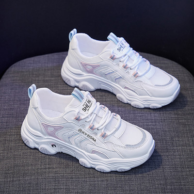 Naistele kirja ja lipsudega sporditossud