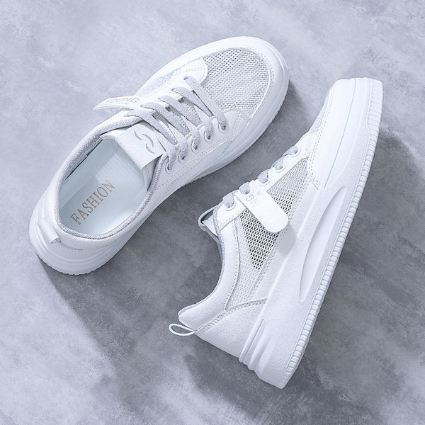 Sieviešu kedas baltā krāsā ar plakanu zoli - divi modeļi