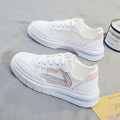 Ikdienas kedas ar sietu un plakanu zoli baltā krāsā sievietēm