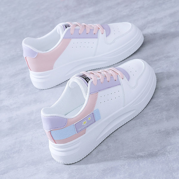 Elpojošas sieviešu kedas no eko ādas ar plakanu zoli