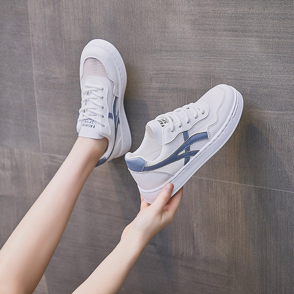 Sieviešu ikdienas kedas ar mežģīnēm baltā krāsā - piemērotas vasarai