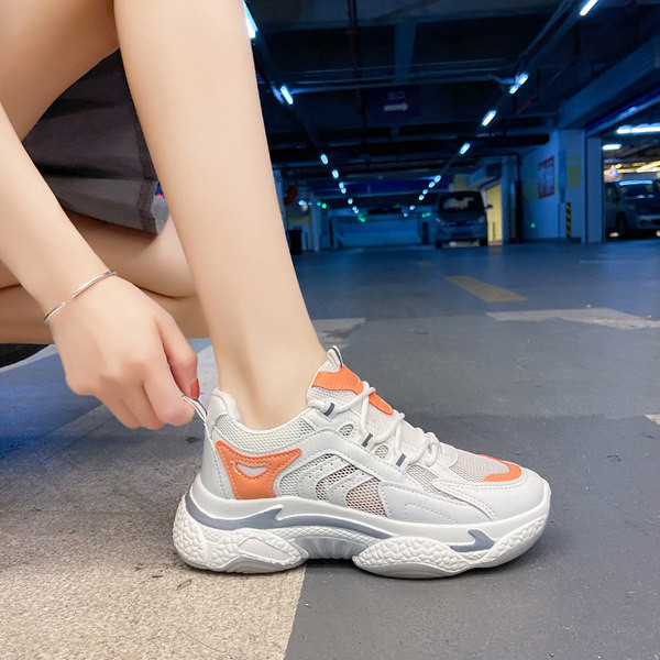 Νέο μοντέλο γυναικεία αθλητικά παπούτσια με τραχιά σόλα 