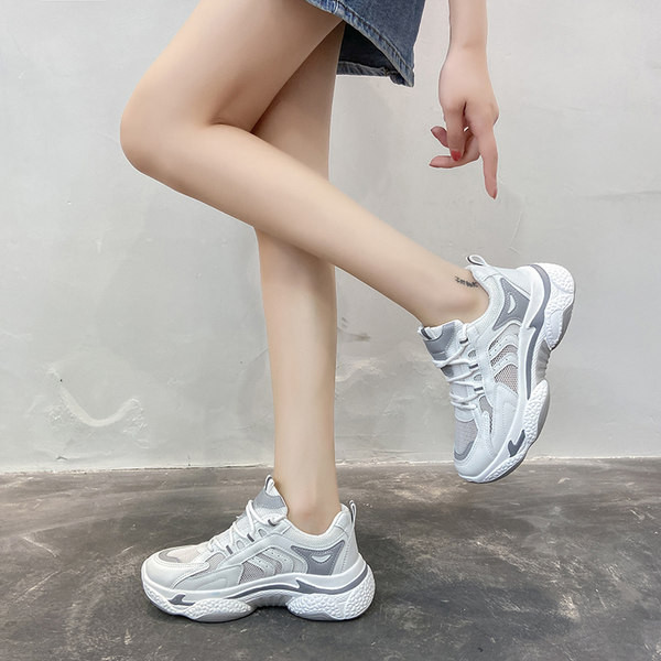 Νέο μοντέλο γυναικεία αθλητικά παπούτσια με τραχιά σόλα 
