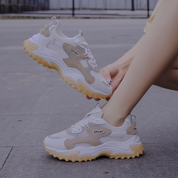 Ženske ljetne tenisice s grubim đonom i vezicama