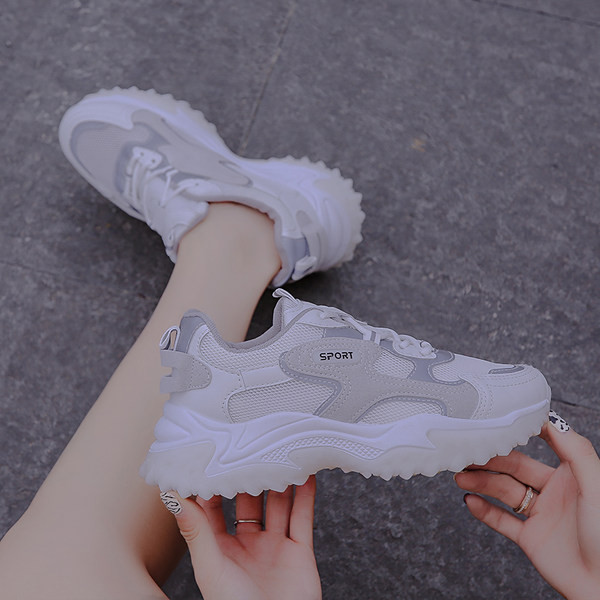 Ženske ljetne tenisice s grubim đonom i vezicama