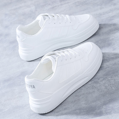 Γυναικεία έκο δερμάτινα πάνινα παπούτσια με επίπεδη σόλα - δύο μοντέλα